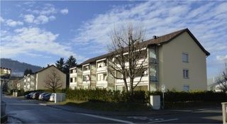 Reinach - von Ost: links Bachstr. 11, rechts Pilatusstr. 12+10