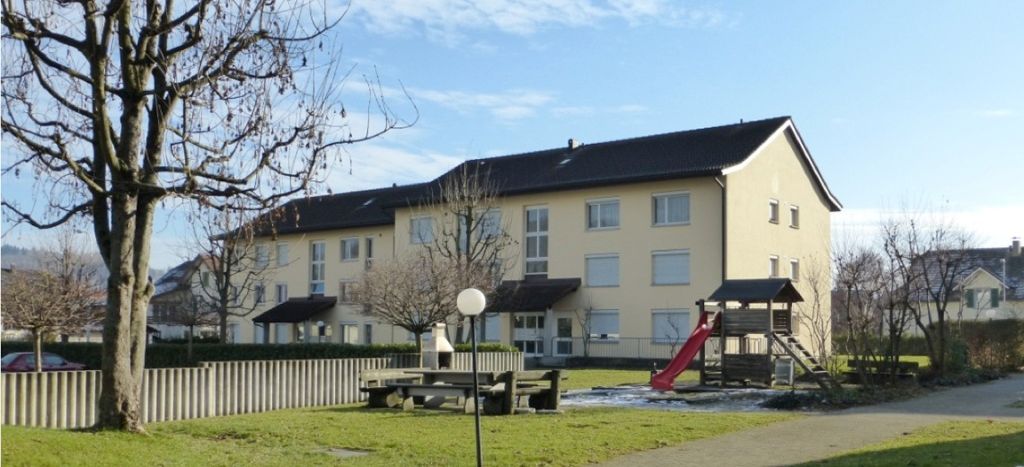 Reinach - von Nordwest: Pilatusstr. 10+12