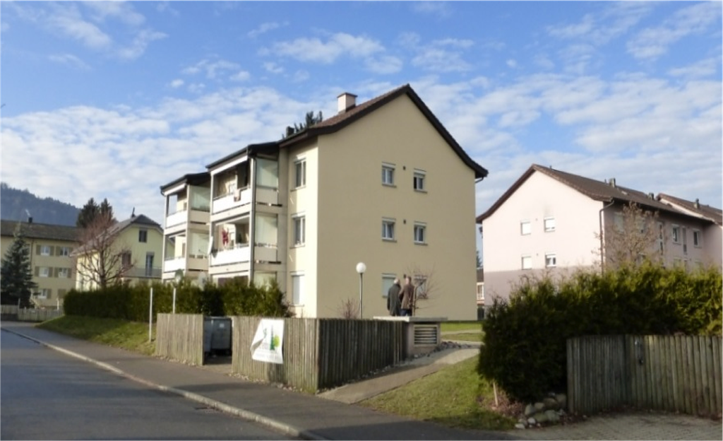 Reinach - von Ost: Bachstr. 11, rechts Bachstr. 9+7) 