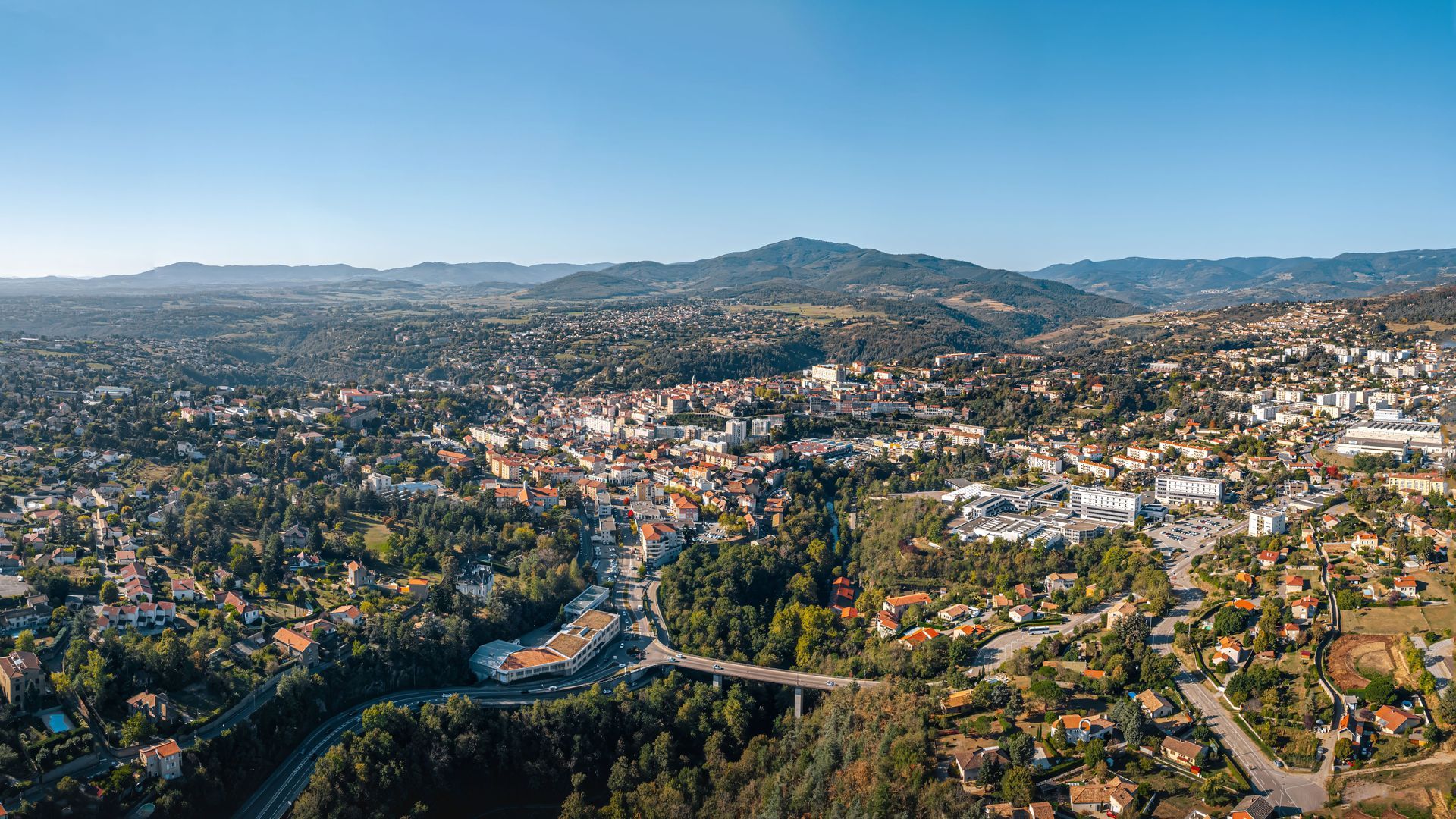 Annonay en Ardèche vue d'un drone.