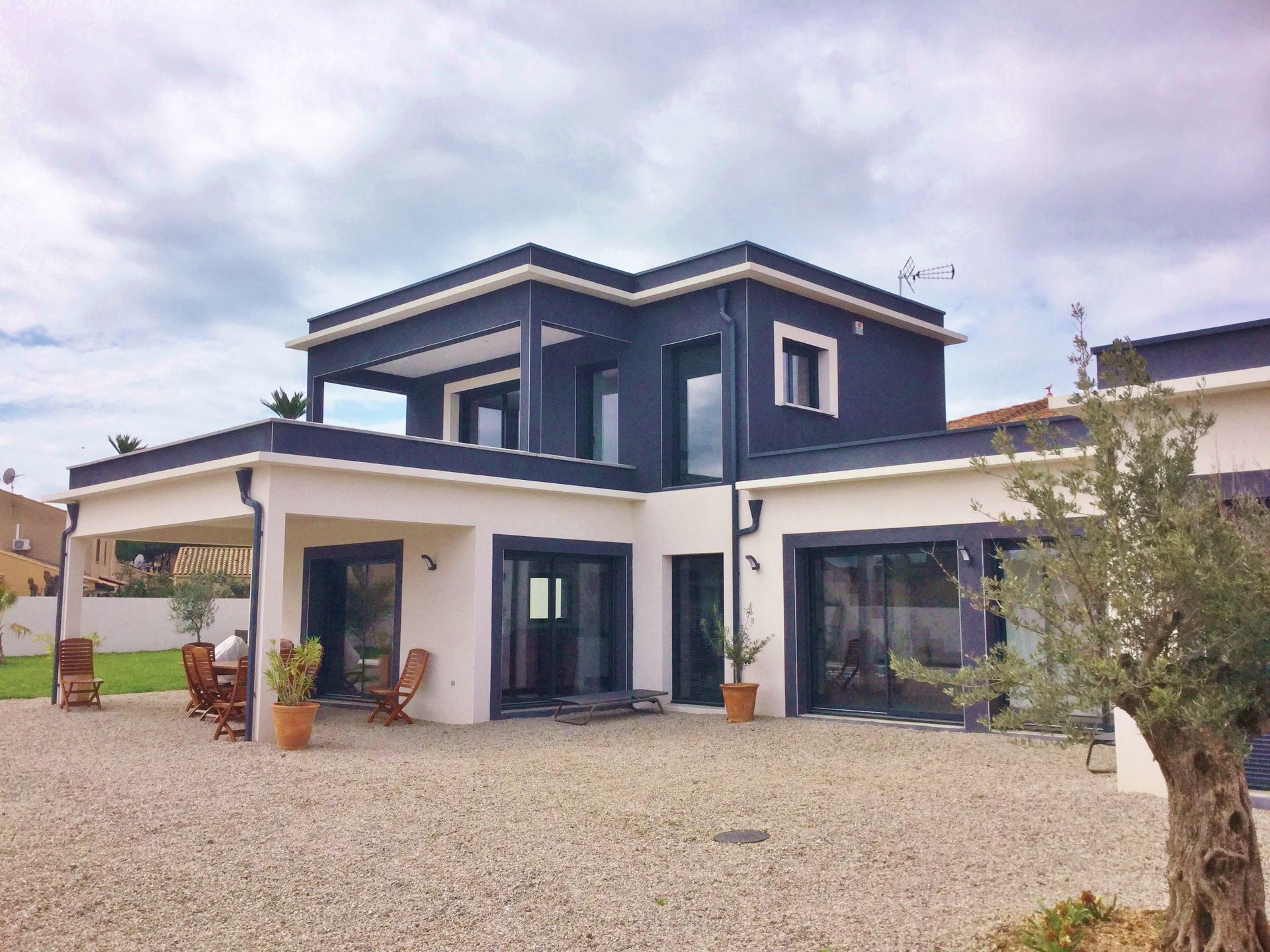 Maison contemporaine à étage dans la Loire.