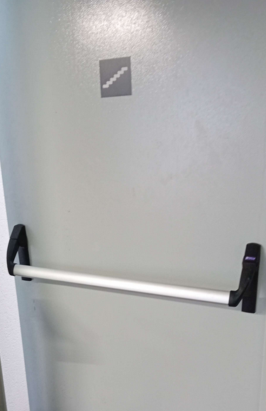 installation d'une serrure anti panique par nos services de serrurerie à bordeaux