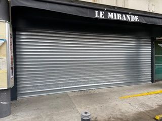 Remplacement d'un rideau métallique