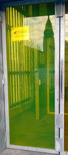 verre coloré vert cassé