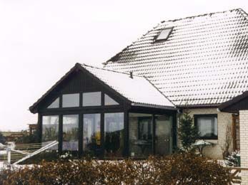 schneebedecktes Haus