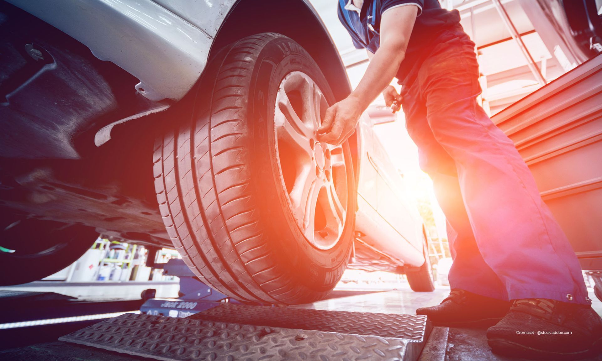 Montieren von Reifen an einem Auto