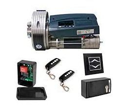 Una imagen de un motor de puerta corrediza con control remoto.