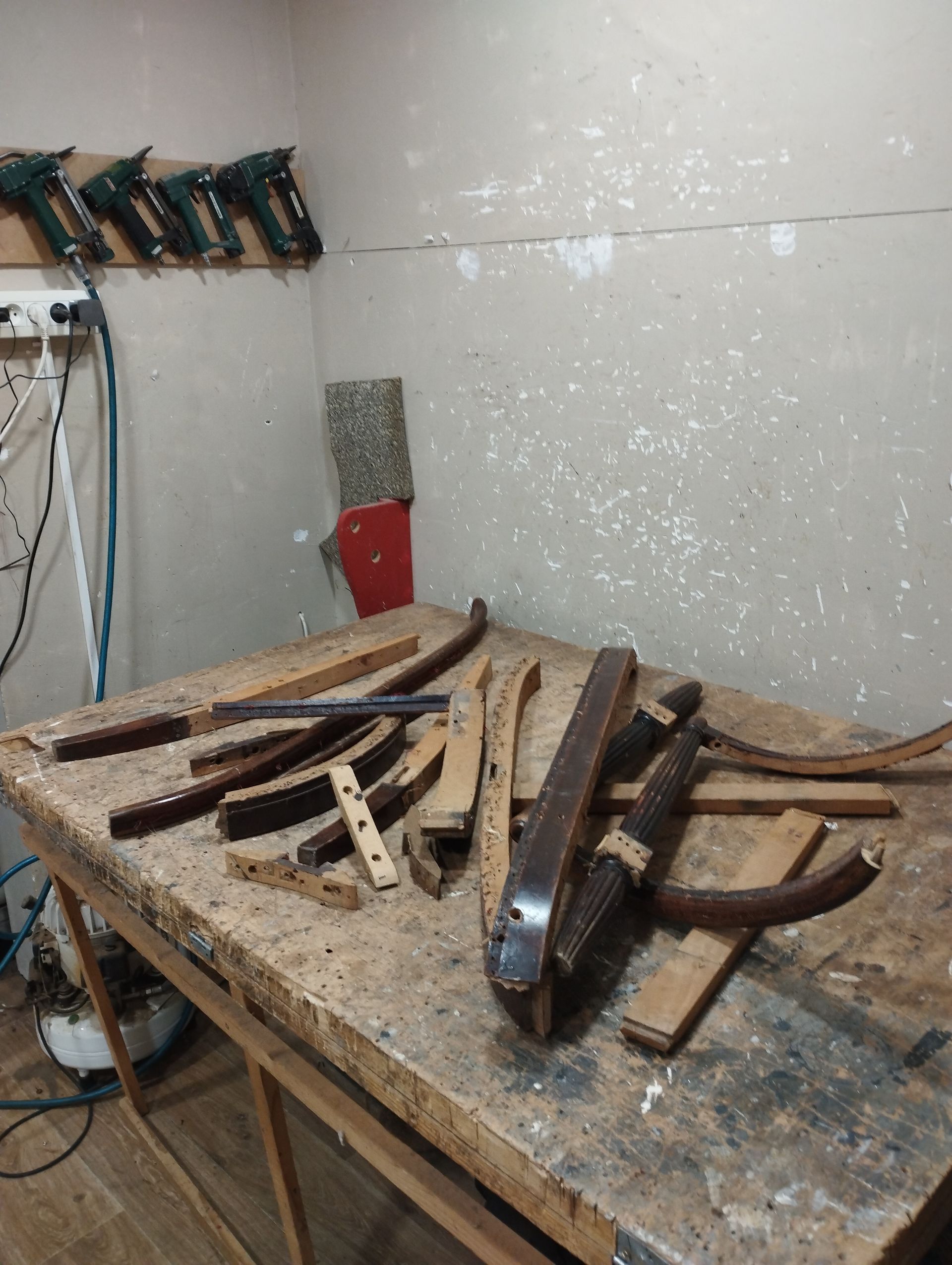 Parties structure en bois canapé rouge