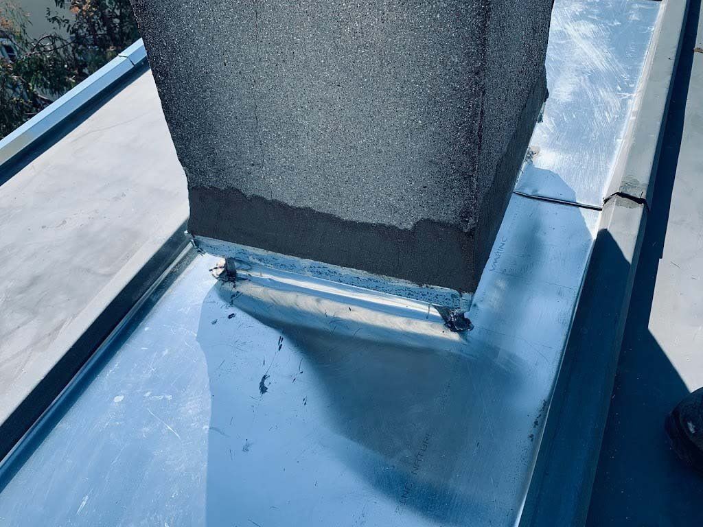 Travaux de zinguerie sur toit