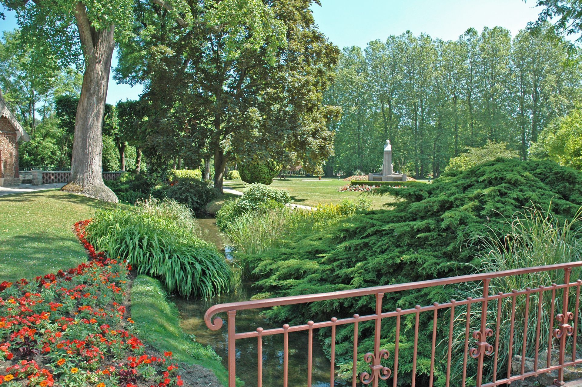 Un parc situé en Île-de-France.