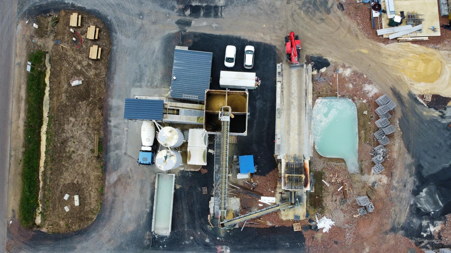 Vue aérienne de la cimenterie Drive Béton
