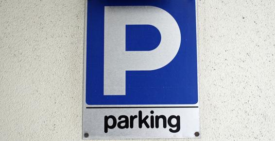 Hôtel panneau parking