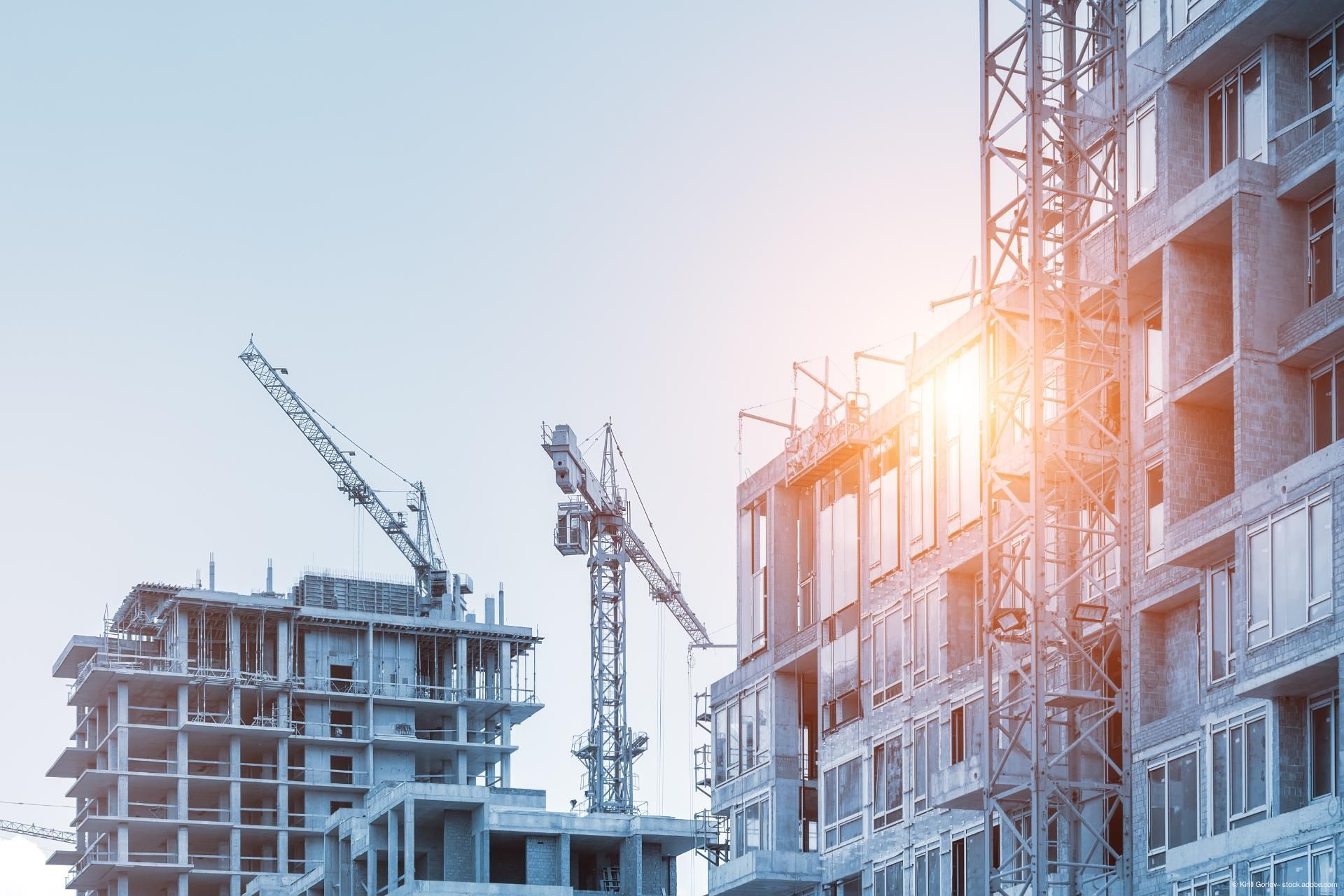 Mehrere Häuser, welche gerade gebaut werden