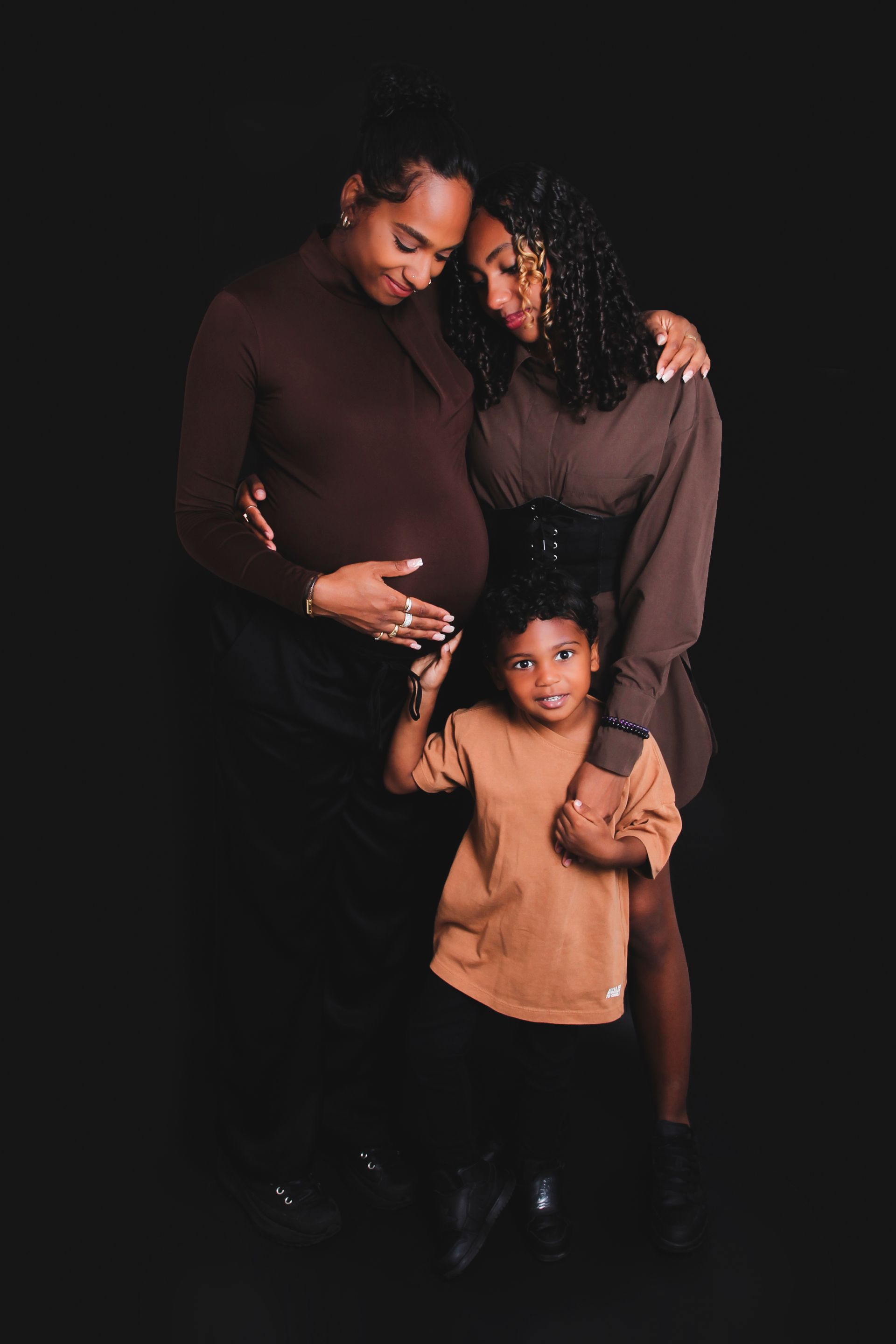 Photo de deux femmes avec un enfant