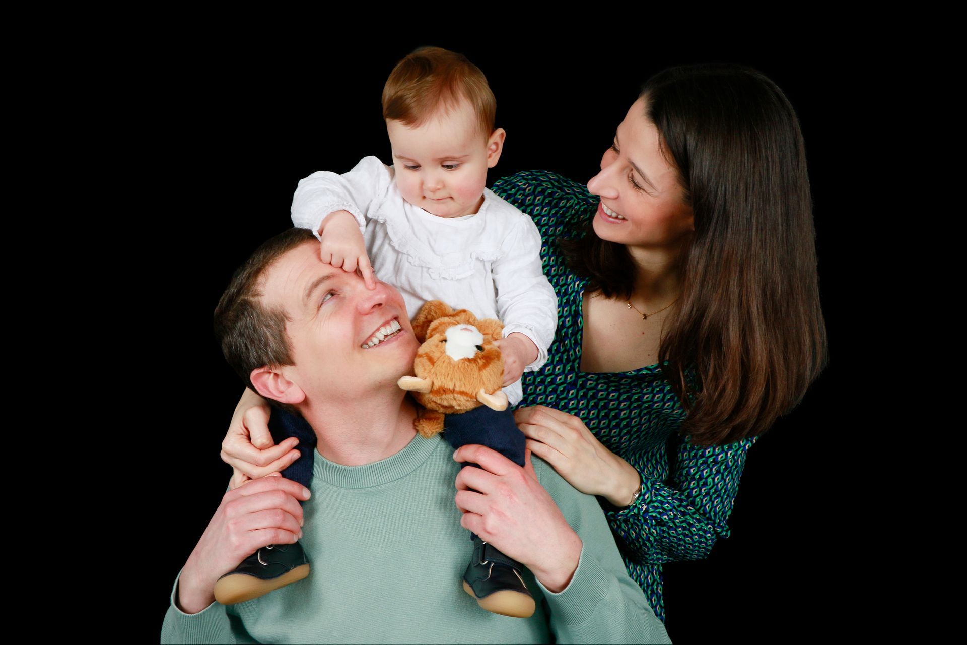 Photo d'un couple et de son enfant