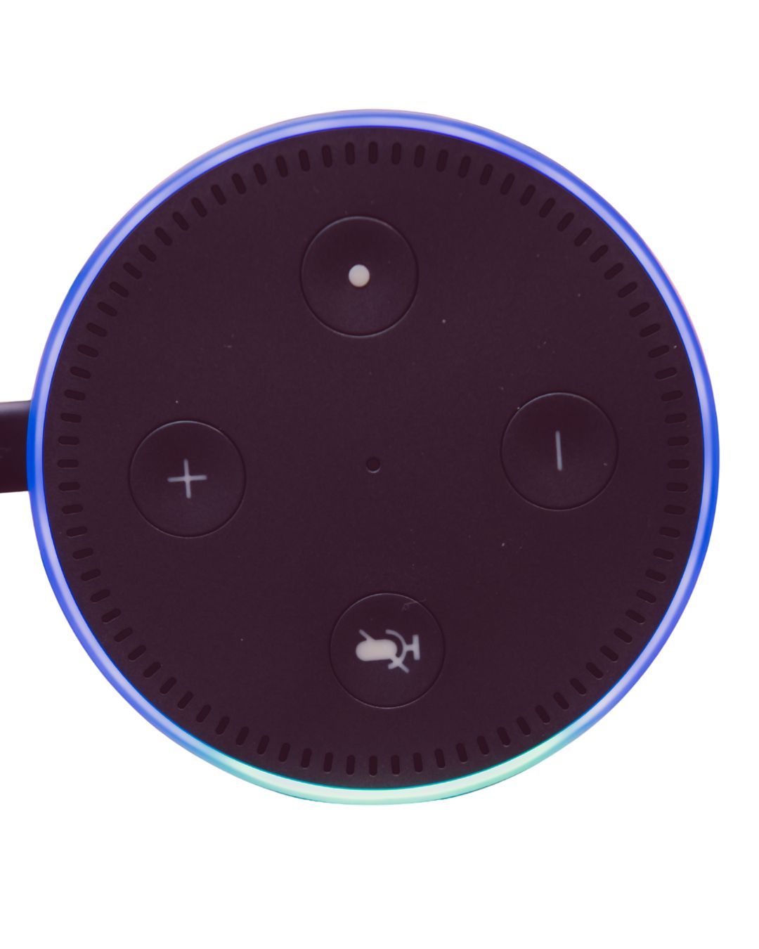 Vista superior de un Amazon Echo Dot negro. Un anillo de luz azul rodea la parte superior.