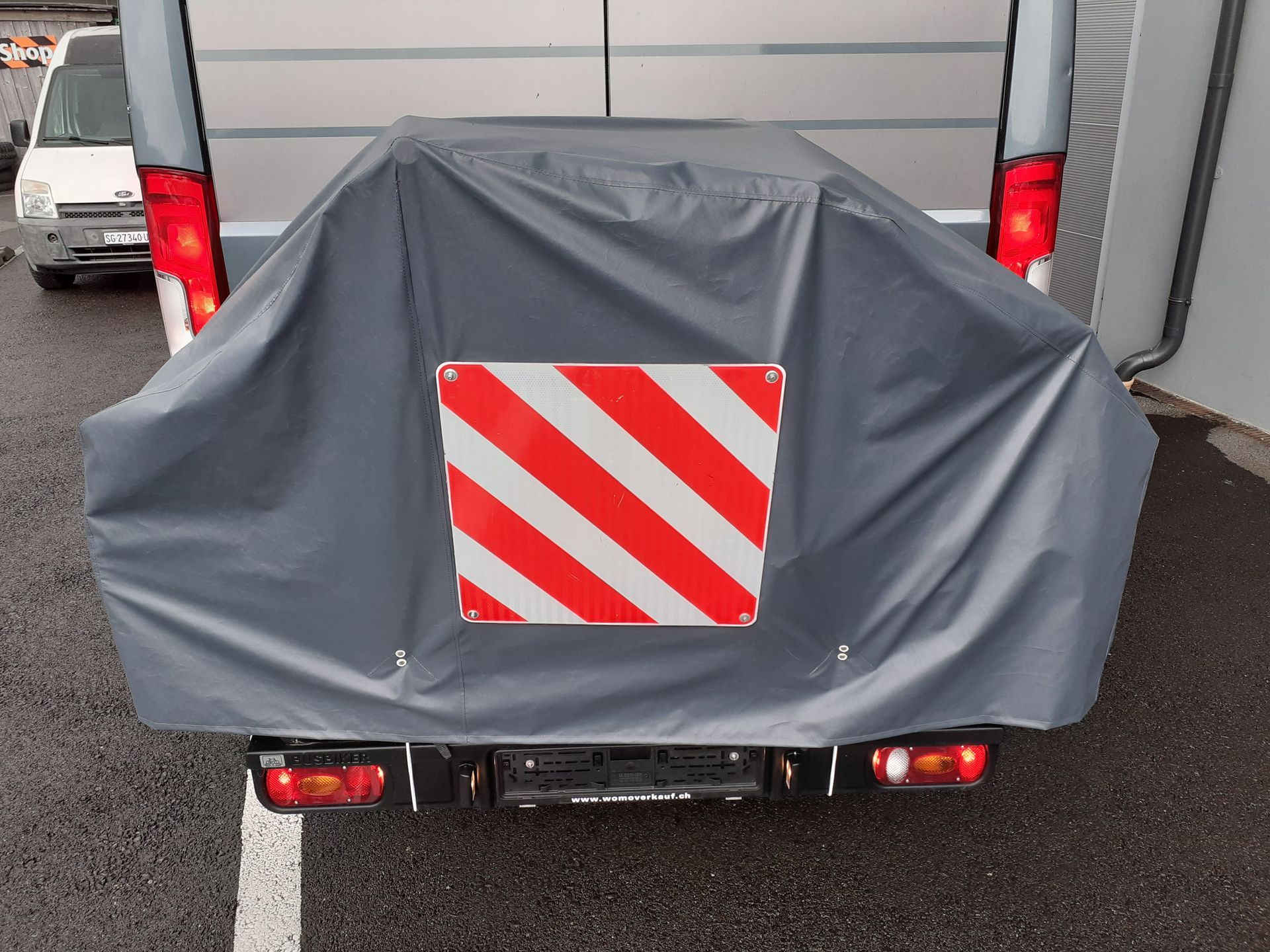 Abdeckung für Fahrradständer an Camper