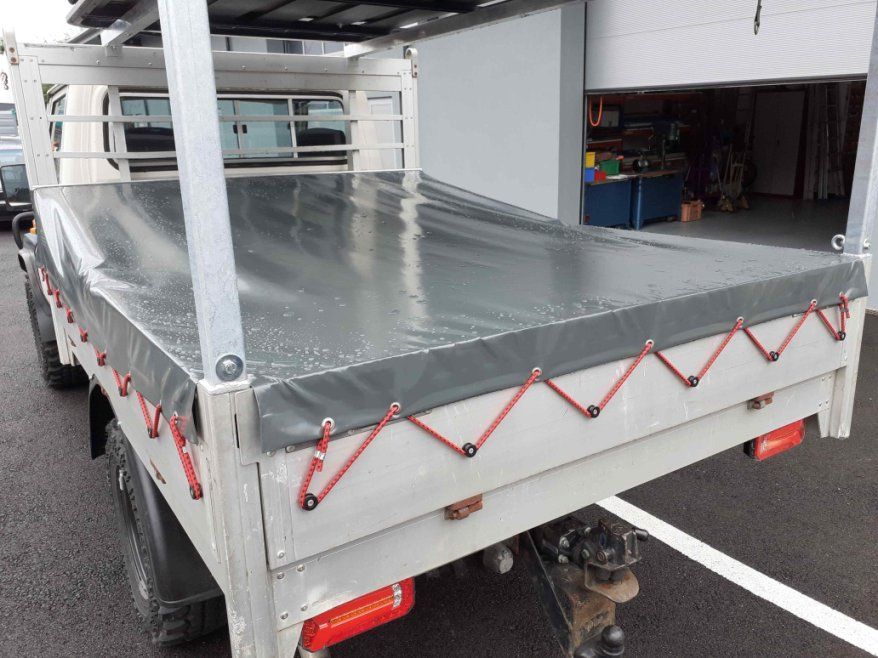 Abdeckung für Ladefläche von einem Lieferwagen