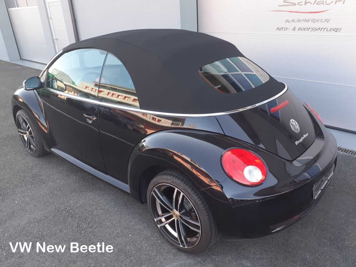 VW New Beetle Cabrio mit schwarzem Verdeck