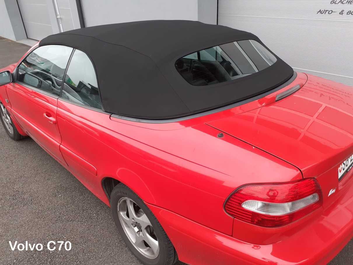Volvo C70 Cabriolet mit schwarzem Verdeck