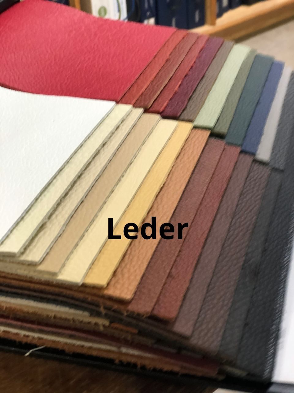 Stoffe in diversen Farben