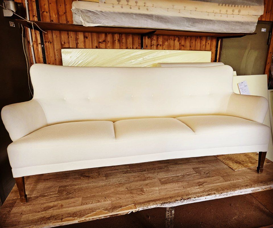 Weißes Sofa