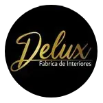Es un logotipo para una empresa llamada delux fabrica de interiores.