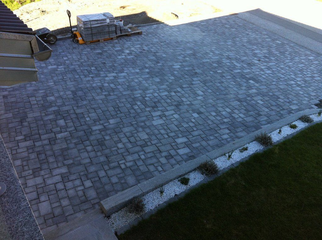 Ciampitti SA - Pose de bordures granit ou béton