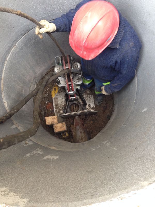 Berstkopf Kontrollschacht - Winterthur - Frei Bauunternehmung