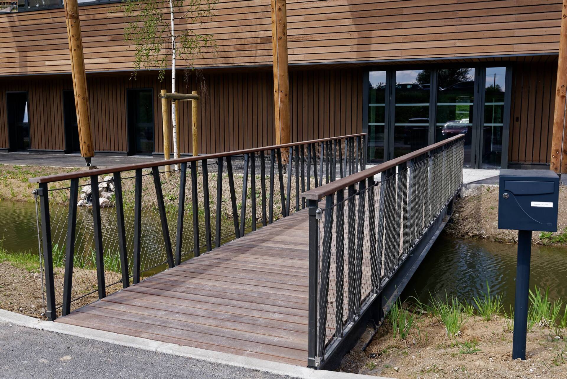 Rampe extérieure allée