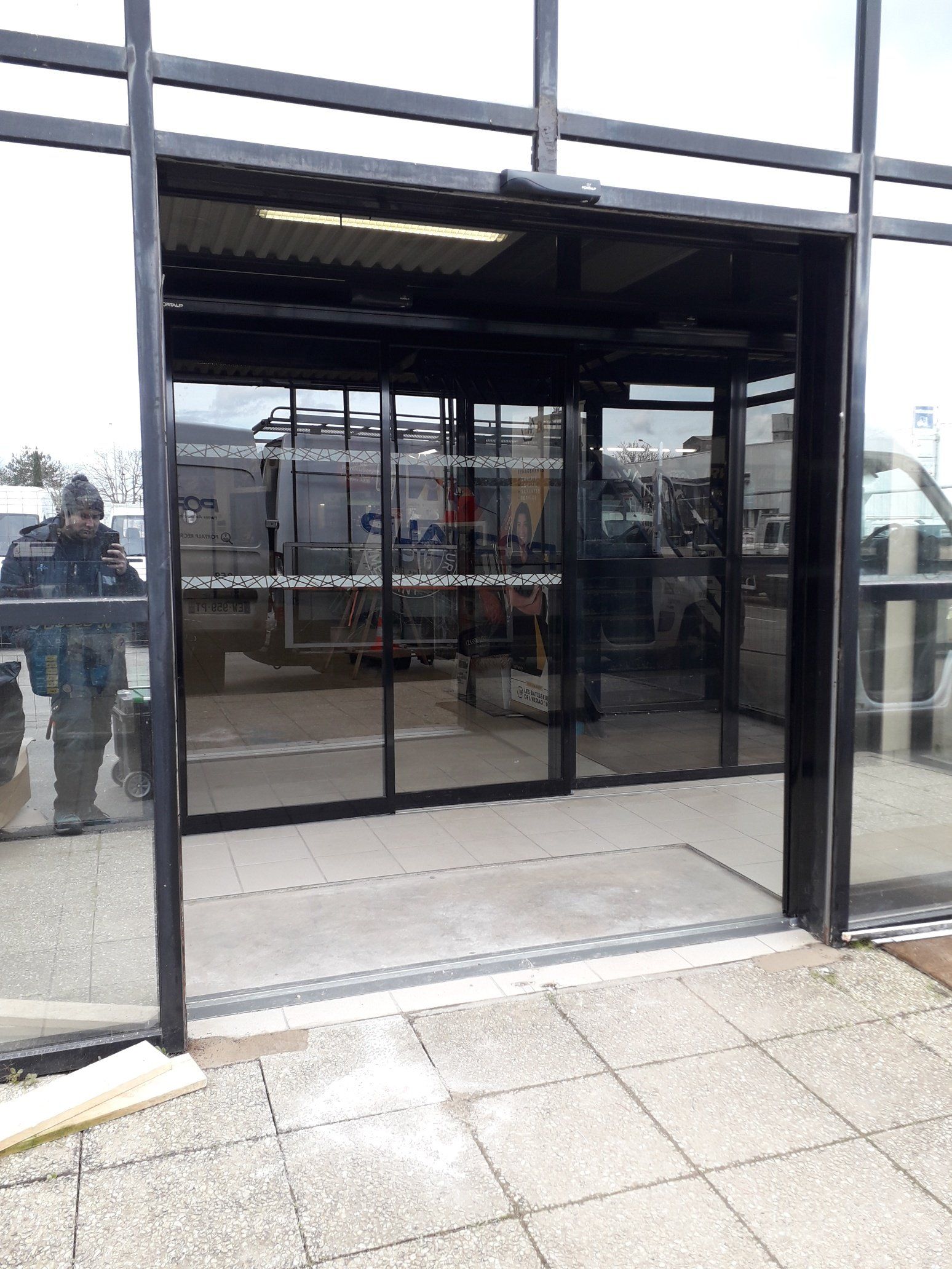 Porte vitrée entreprise