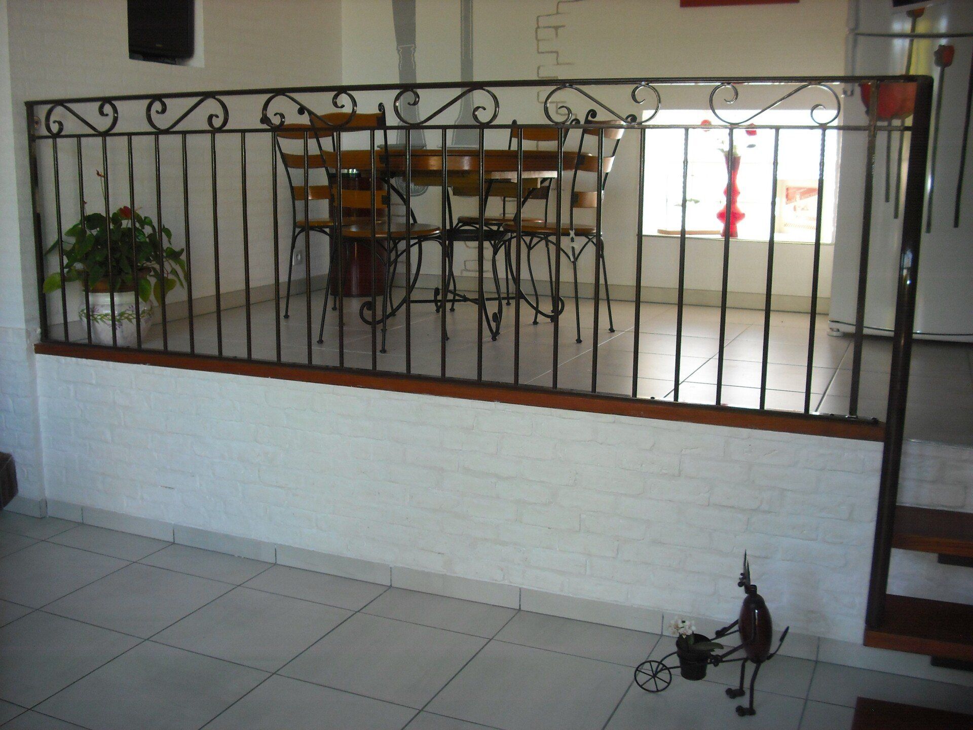 Rembarde en métal avec détails