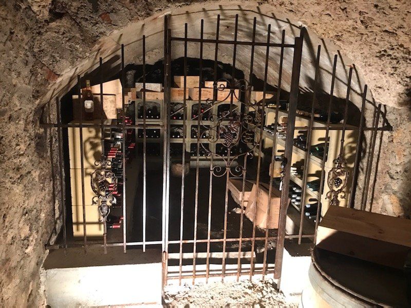Portail cave à vin