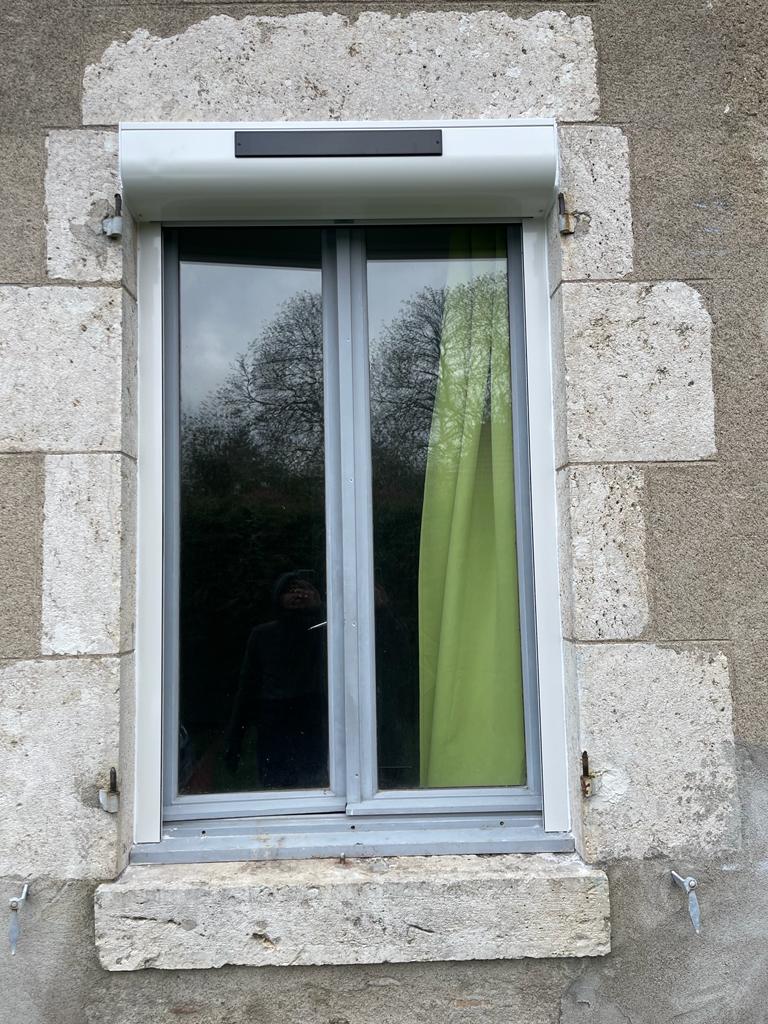 Fenêtre avec volet roulant