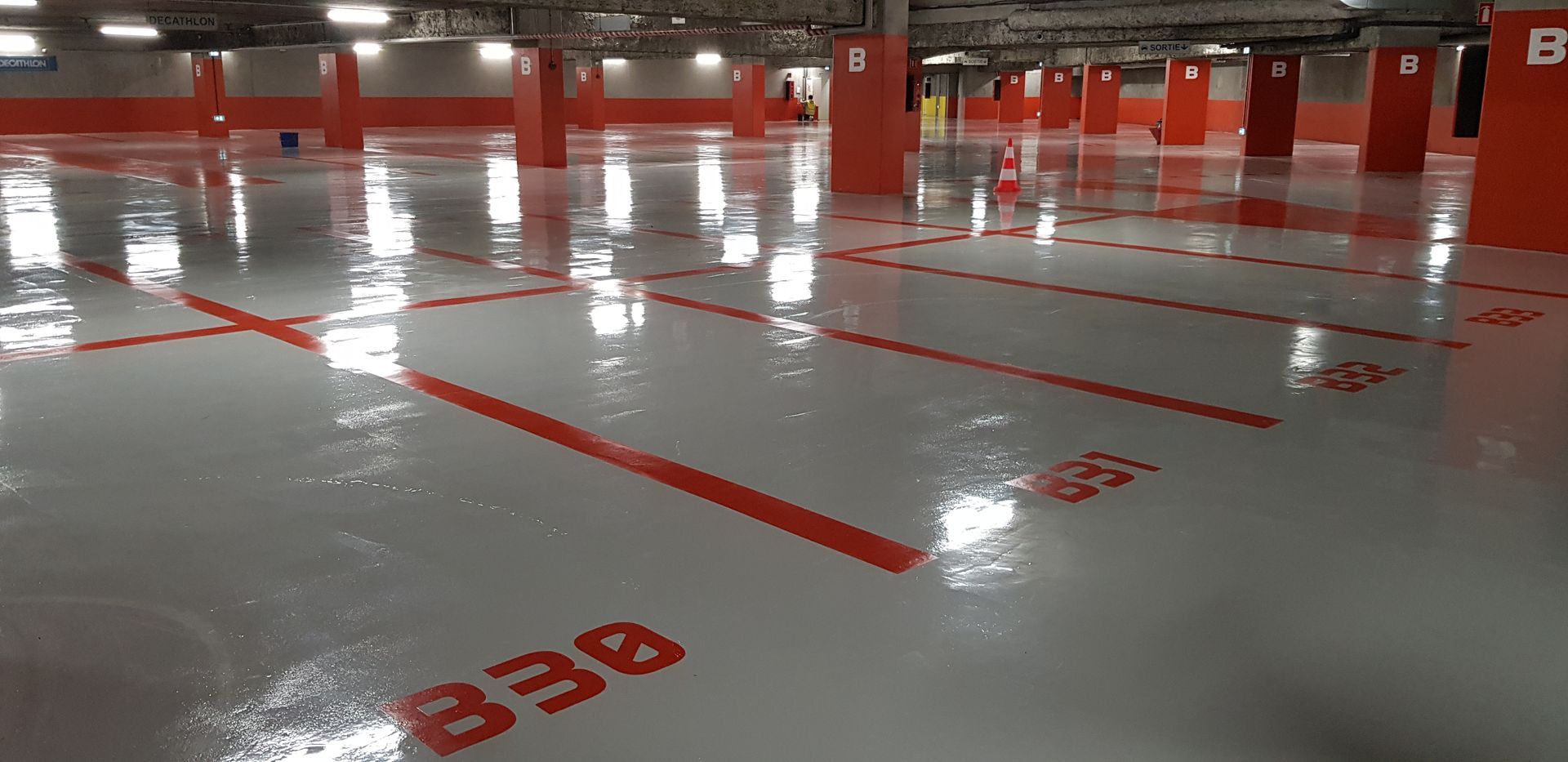 Places de parking rouge