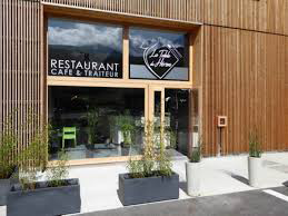 Terrasse La table du Héron à la Rochette