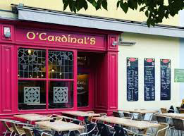 Façade du pub O'cardinal's
