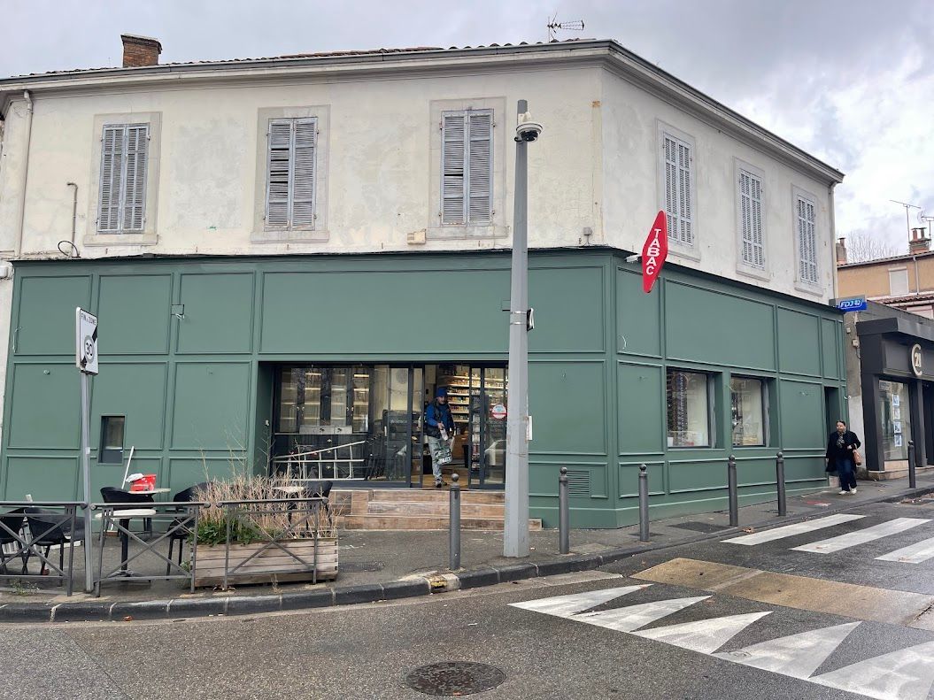 Devanture de tabac en bois vert