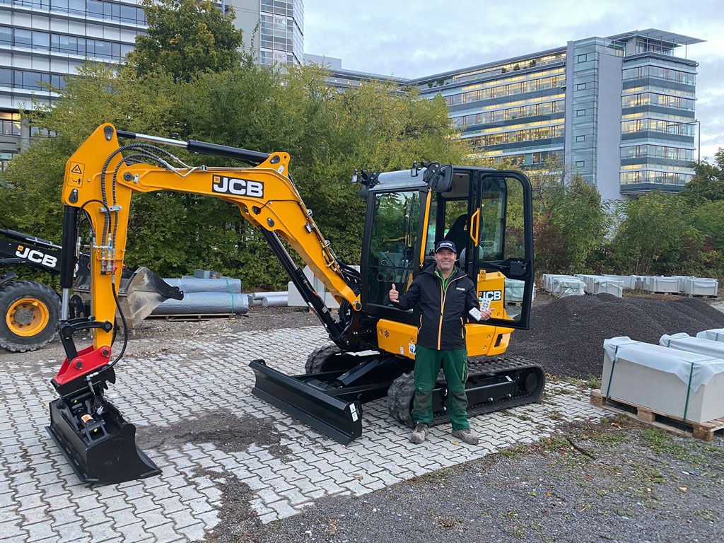 Gartenbau mit Bagger