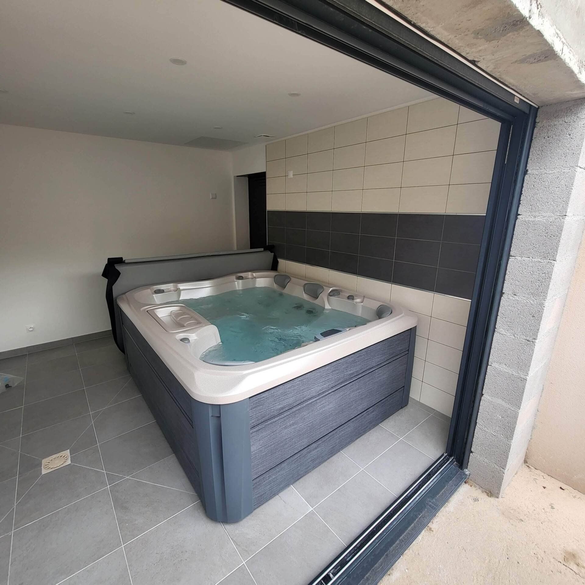 Jacuzzi en intérieur