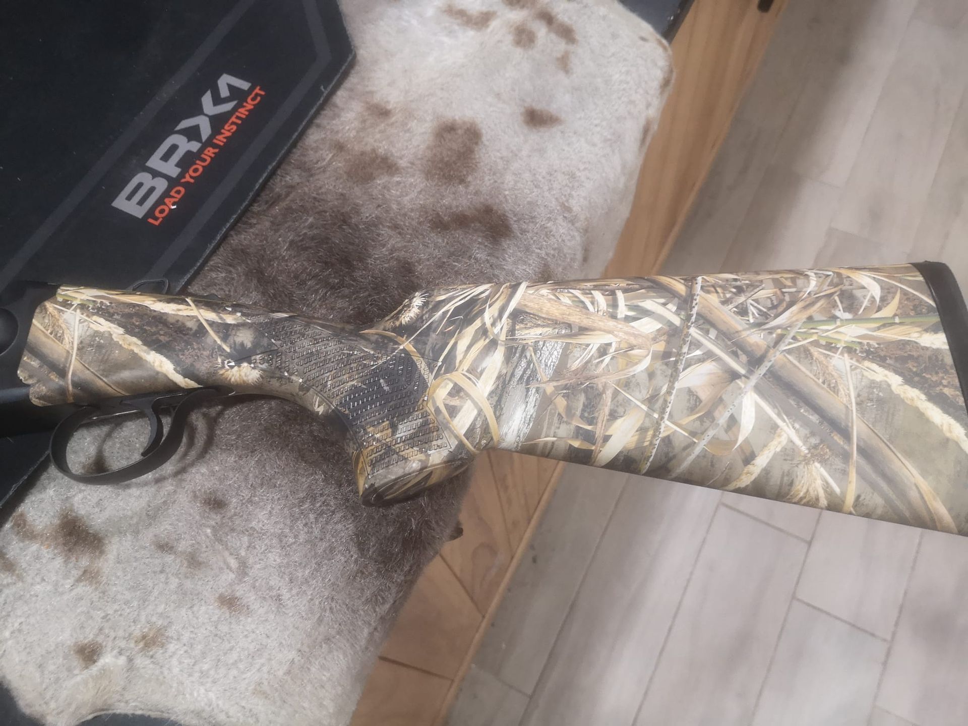 Fusil avec crosse décorative