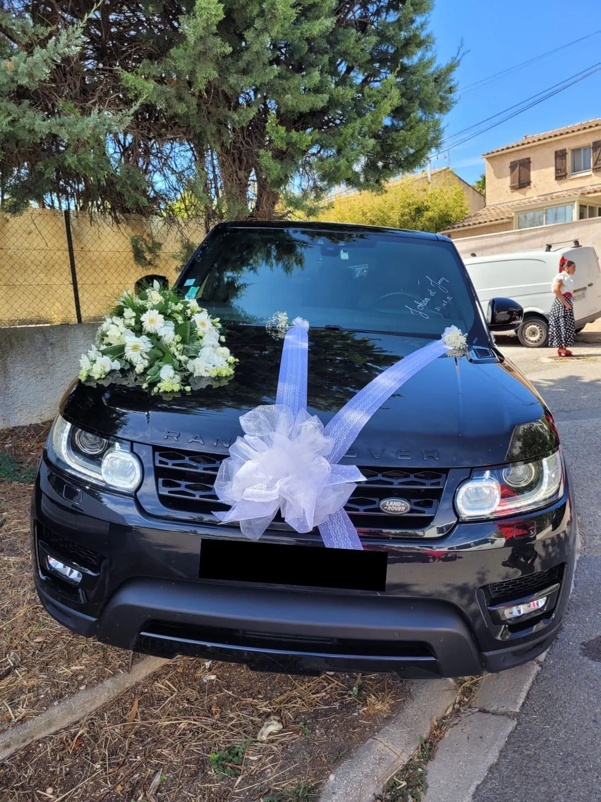 Land Rover, l'atelier floral, réalisation décoration mariage couleur blanc