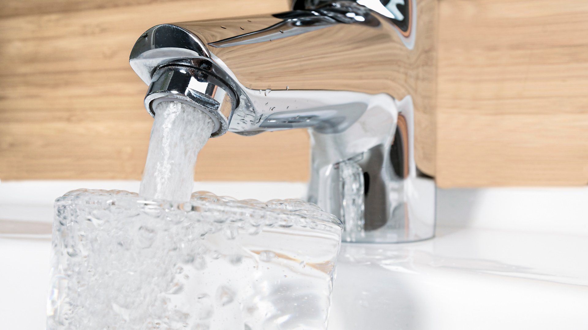 Eau douce coulant d'un robinet