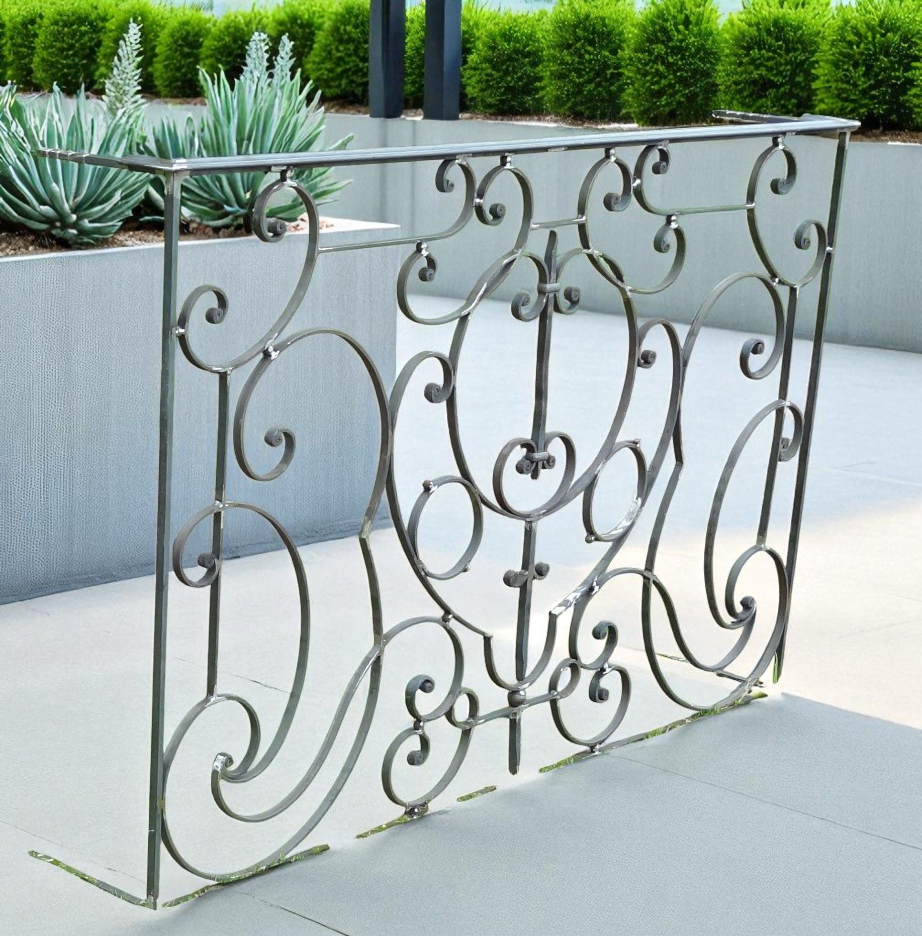 Un balcon en fer forgé créé sur mesure dans nos ateliers