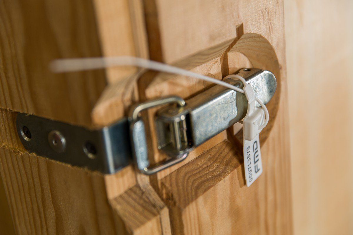 Garde-meubles scellé