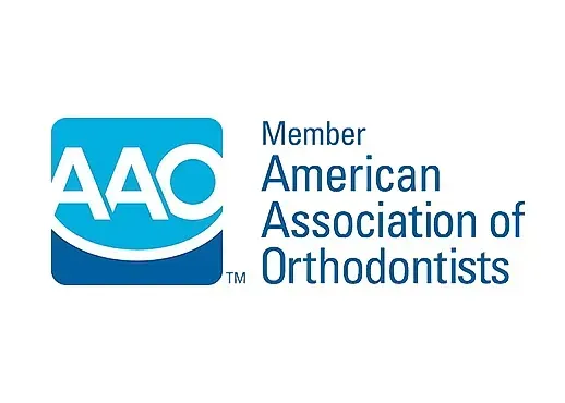 El logotipo de la Asociación Americana de Ortodoncistas es azul y blanco.