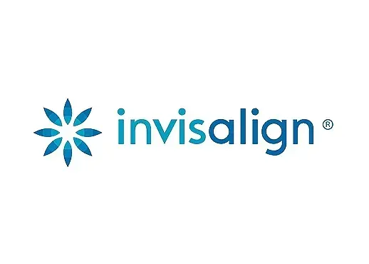 El logotipo de Invisalign es azul y tiene una flor.