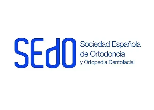 The logo for sociedad espanola de ortodoncia y ortopedia dentofacial