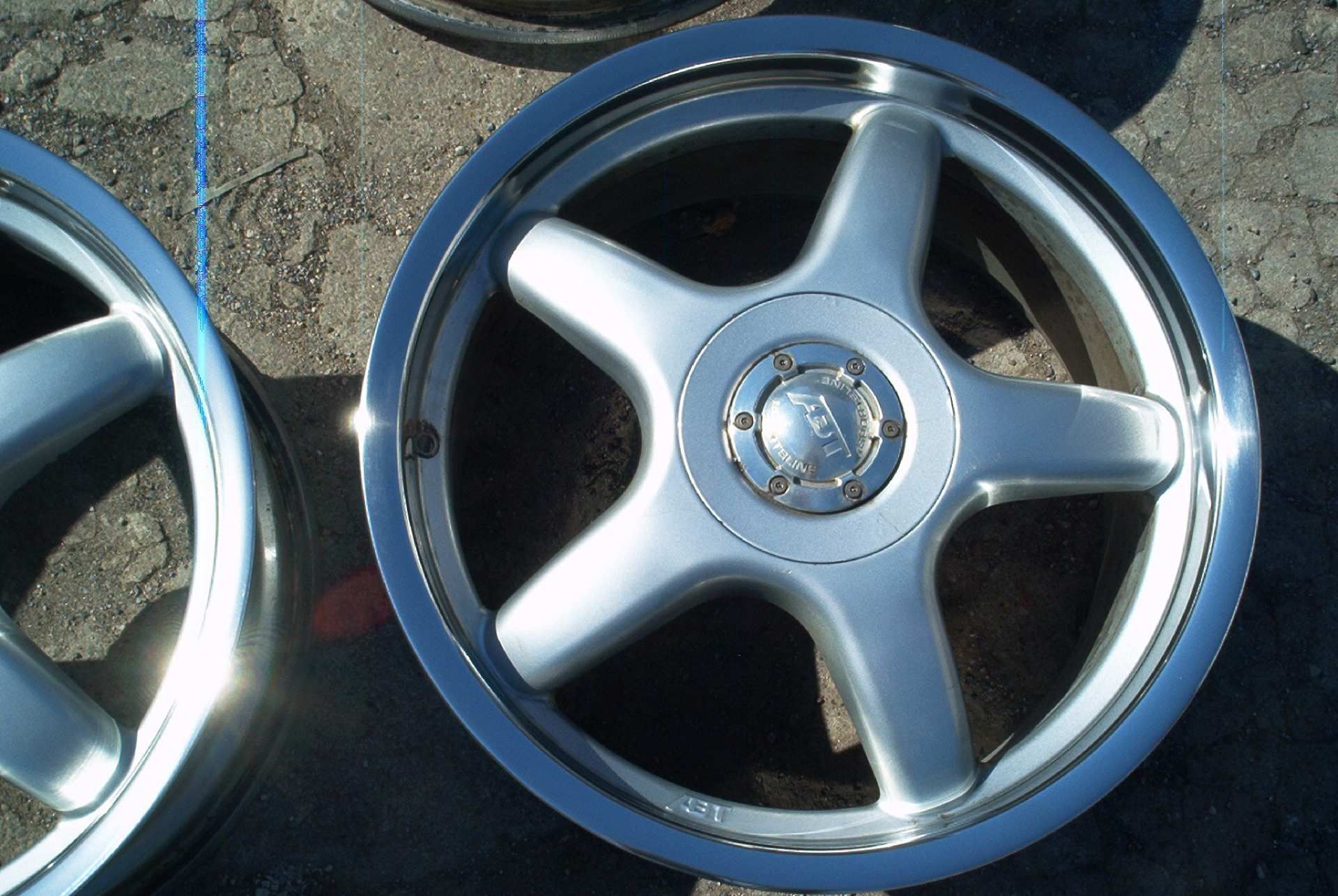 Felge silber poliert