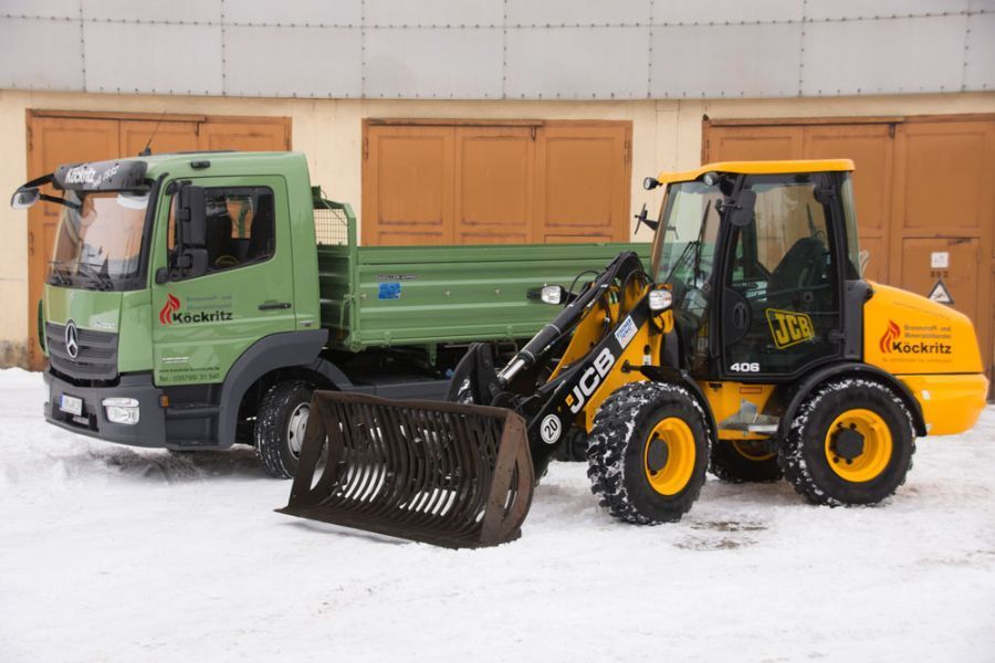 Bagger und LKW Lieferung der Firma Brennstoff- und Mineralölhandel Köckritz GmbH